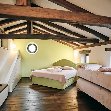 Tmbin's Barn - Nature, Horses, Family Σπίτι διακοπών Sežana