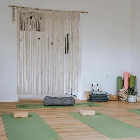 Tmbin's Barn - Nature, Horses, Family * Sežana