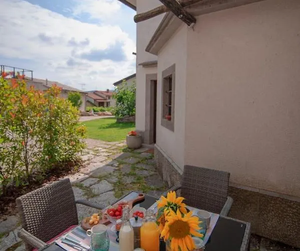 Dom wakacyjny Tmbin's Barn - Nature, Horses, Family Sežana