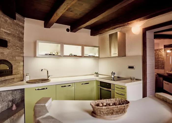 Tmbin's Barn - Nature, Horses, Family *