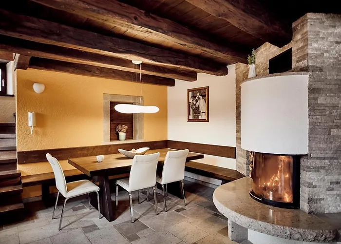 Tmbin's Barn - Nature, Horses, Family * Sežana